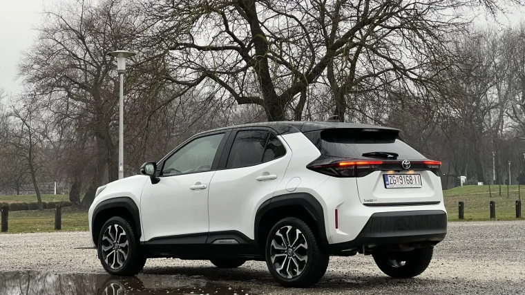 Atraktivnim izgledom plijeni pažnju, a dolazi kao hibrid i benzinac: Toyotin crossover za Europljane pravi je hit otkako je stigao na tržište