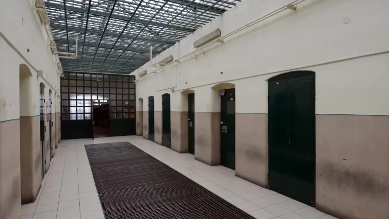 Mobiteli i nekoliko vrsta droge pro&scaron;li su u &scaron;ibenski zatvor: Istražili smo kako zatvorenici dolaze do zabranjenih stvari