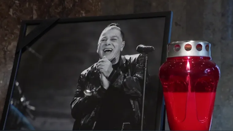 U Lisinskom održana emotivna komemoracija za Akija: 'On je bio glazbenik s identitetom, nema vi&scaron;e drugog Akija'