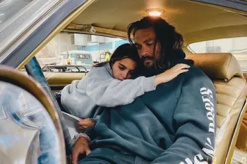 Jasona Momou je razvod satrao, zapustio se i živi u kamperu kojeg je parkirao u prijateljevo dvorište