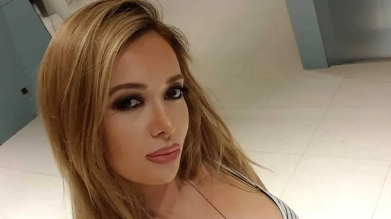 Lidija Bačić je opasna za srce u crvenoj haljinici s rasporkom 'do neba'