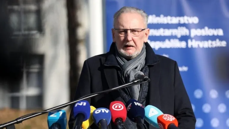 Božinović iznio nova pravila vezana uz COVID potvrde, a Capak najavio da će se karantena skratiti na sedam dana