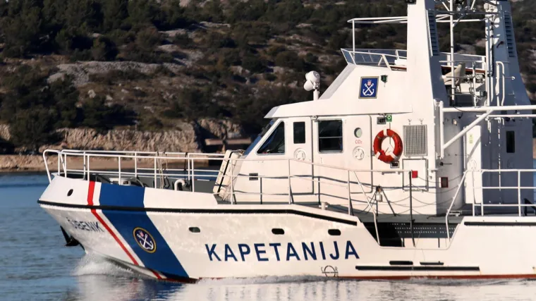 Nestao mu&scaron;karac (81) koji je isplovio brodom iz Makarske prema Hvaru. Na moru ga traži lučka kapetanija i policija