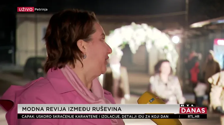 Središte Petrinje postalo je kulisa za modnu reviju: Predstavljena je proljetna kolekcija