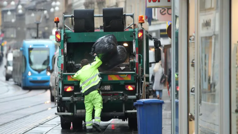 Holding se oglasio oko otpada u Zagrebu: Povećan je broj radnika u samoizolaciji, može biti pote&scaron;koća u odvozu