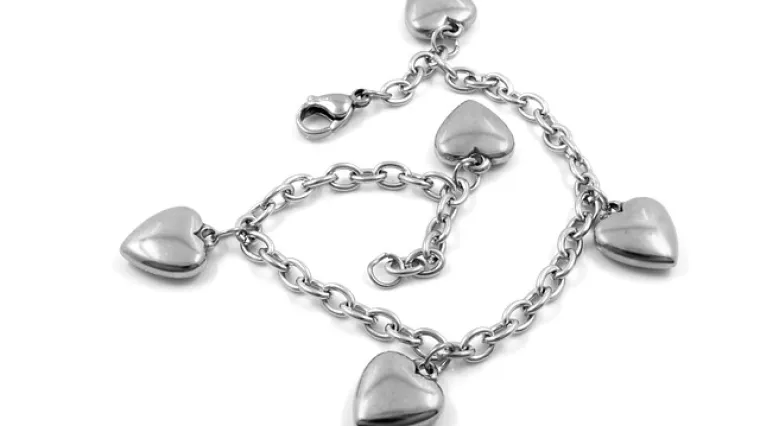 Kako pravilno očistiti srebrni lančić?