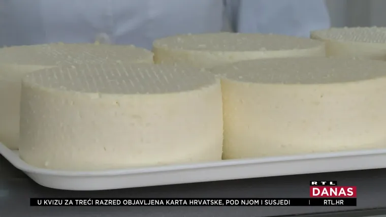 Proizvođači sira najavljuju 30 posto veće cijene: 'Cijena smjese je poskupila, a cijena umjetnih gnojiva za 300 posto'