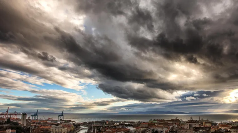 Ki&scaron;ne oblake tijekom vikenda rastjerat će bura ili vjetar, očekuje nas temperatura iznad prosjeka