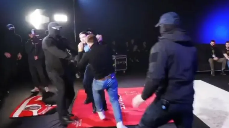 MMA borci nisu mogli dočekati borbu: Prvo se porječkali, a potom je uslijedila žestoka tučnjava