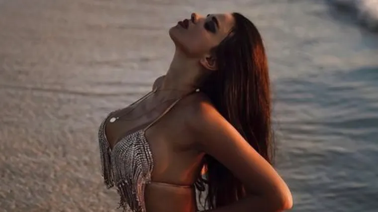 Ivana Knoll u dru&scaron;tvu prezgodnog frajera: Ona u bikiniju, ali svi hipnotizirano bulje u njega