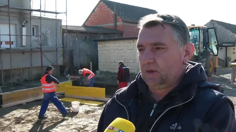 Počela je izgradnja prvih zamjenskih kuća u Sisku: 'Fenomenalno! Supruzi i meni je srce veliko kao kuća'