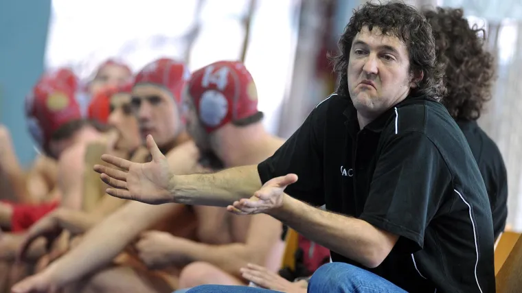 Sramotno pona&scaron;anje Zvezdinih navijača prema treneru hrvatskih korjena