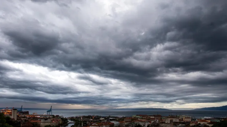 Početak tjedna donosi oblake, oborine i nagli pad temperature, ali to će trajati kratko