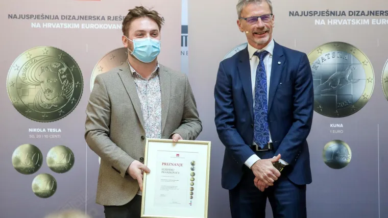 Dizajner kovanice eura s kunom tražio pomoć oko fotografije na Fejsu: 'Ma radim neke novčiće'