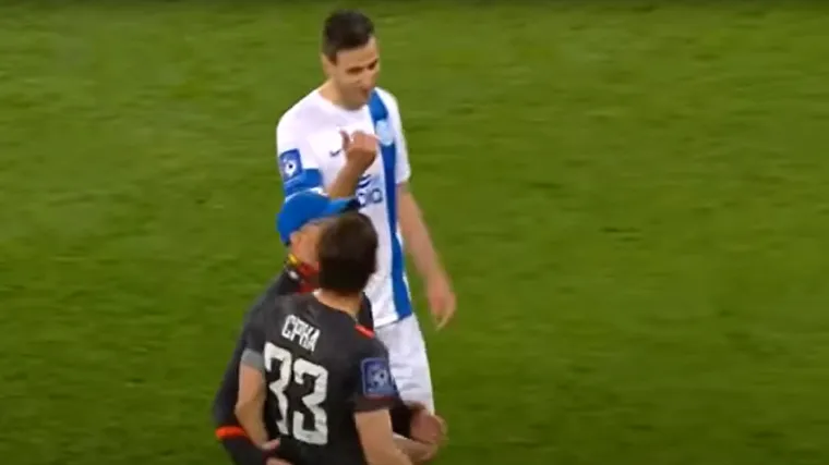 Pogledajte kako su Srna i Kalinić zakrvili pred kamerama: Frcale su iskre, a biv&scaron;eg kapetana Vatrenih odvukli u svlačionicu