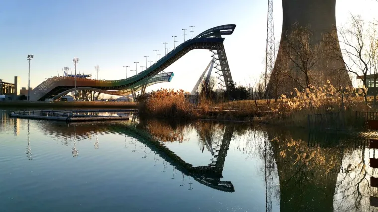Jezivije slike s Olimpijskih igara nećete vidjeti. Bizarna skijaška staza iz Pekinga smještena je usred propale nuklearne elektrane