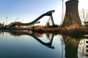 Jezivije slike s Olimpijskih igara nećete vidjeti. Bizarna skijaška staza iz Pekinga smještena je usred propale nuklearne elektrane