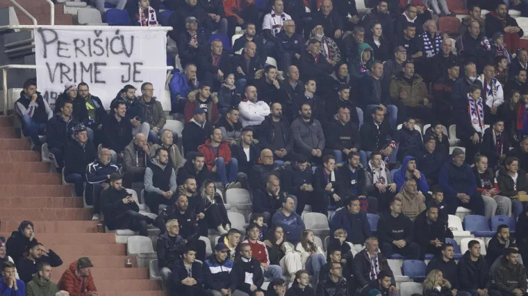 Luda atmosfera na Poljudu u utakmici Juniora: Navijači poslali jasnu poruku Peri&scaron;iću