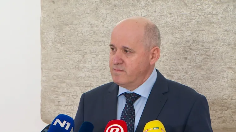 Za sljedeći tjedan najavljen veliki paket mjera za borbu protiv nikad većih cijena plina, no oporba je nepovjerljiva