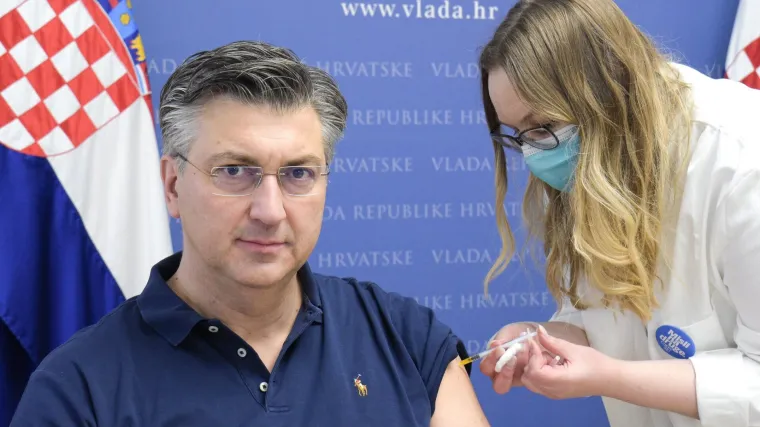 Plenković se pohvalio boosterom iako je i prebolio covid: 'Dodatna doza je osobito važna u okolnostima omikrona'