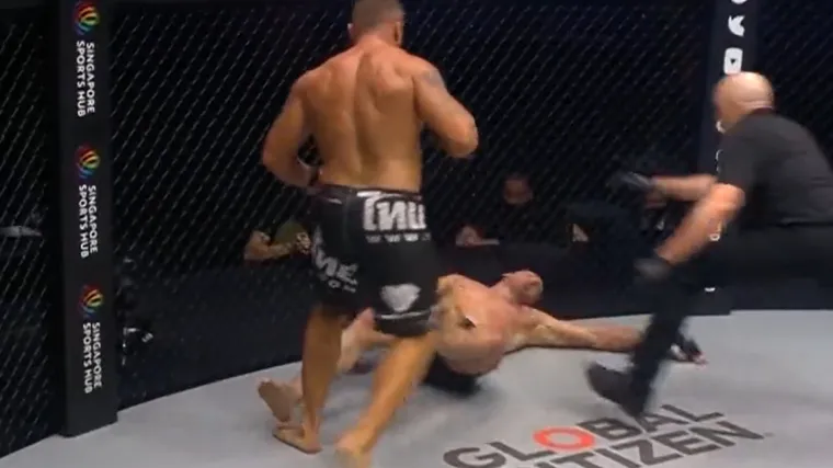 Dugo nismo vidjeli ovako moćan nokaut, zastrašujući Rus razornim udarcem poslao protivnika u svijet snova