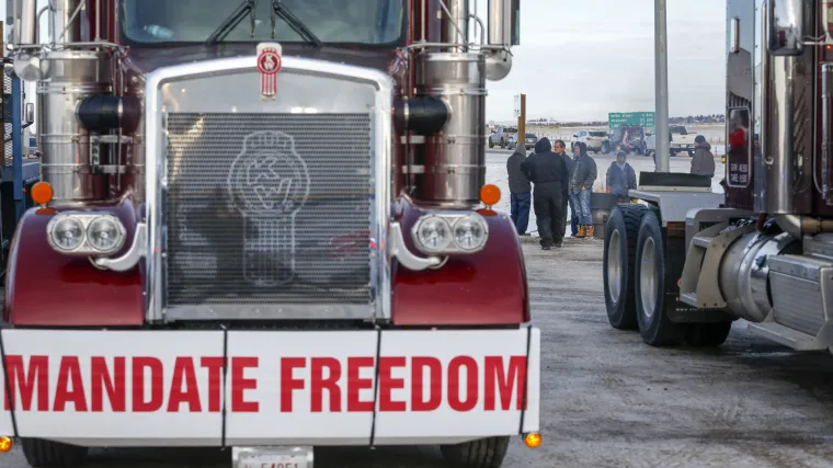 Antivakserska blokada: Policija rastjeruje kamione s najprometnijeg mosta između SAD-a i Kanade - nakon 5 dana