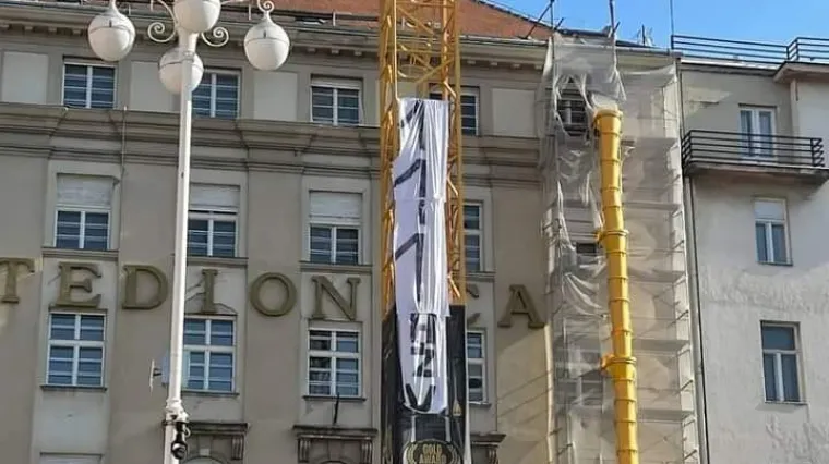 Hajduku je danas 111. rođendan, a čestitka klubu osvanula i na glavnom zagrebačkom trgu!