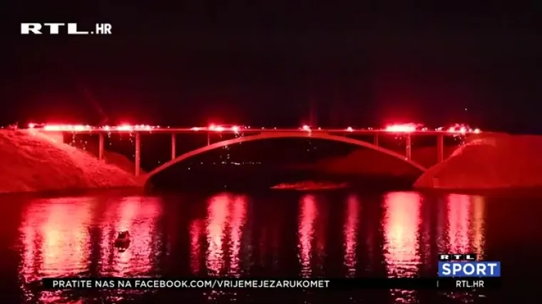 Bakljada na Pa&scaron;kom mostu: Pogledajte kakav je spektakl priredila Torcida Hajduku za rođendan