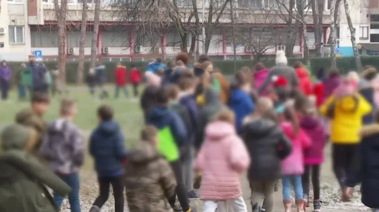 Iz &scaron;kole o snimci gdje 30 dječaka tuče jednog: 'Zvali smo policiju, ali djeca su mu se ispričala, pomirila se'