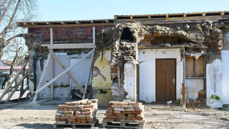 Državni ured za obnovu, nezavr&scaron;ene projekte označio rije&scaron;enima. Građani govore o namje&scaron;taljci, RTL.hr odgovorili iz ureda