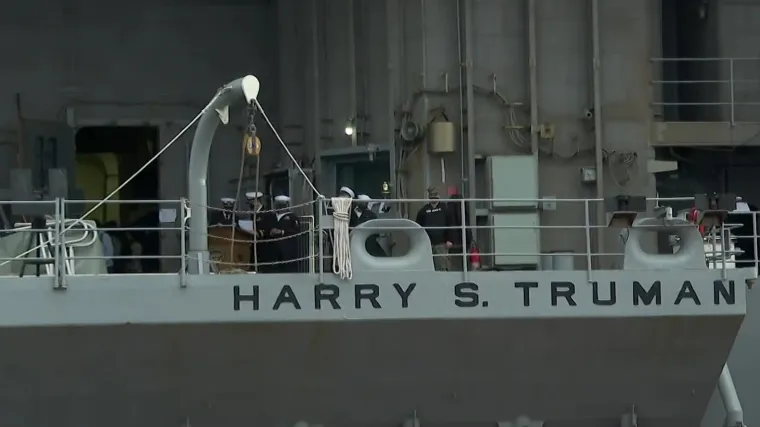 Jo&scaron; nema potvrde je li to zbog krize u Ukrajini. Nosač aviona USS Harry S. Truman sinoć je hitno napustio Split