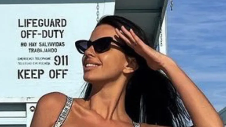 Bolja od Pamele Anderson u 'Baywatchu': Ivana Kn&ouml;ll u hot leopard bikiniju budno pazi na plivače