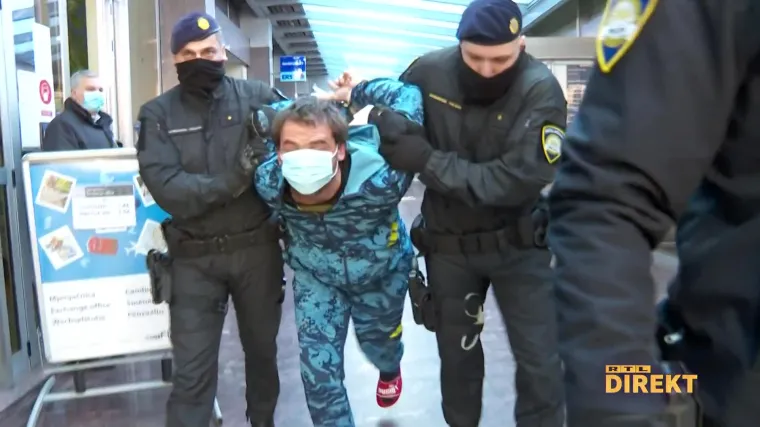 U tom kafiću Brnada je prije 10 dana batinama ubio ženu. Kako je konobaru? 'Lakše mi je raditi nego razmišljati o tome'