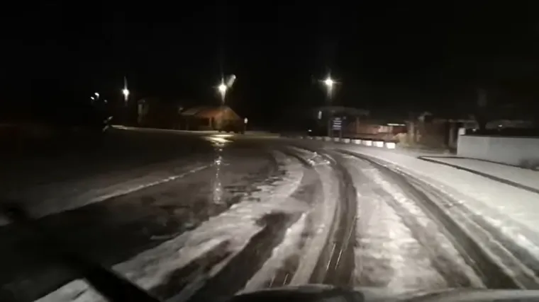 VIDEO Snažna tuča pogodila sjeverni dio Dalmacije, kod Paga snimljena ogromna pijavica