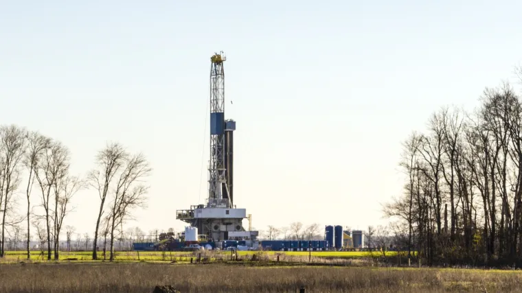 Uhvatili dva mladića u krađi plinskog kondenzata iz cjevovoda. Postavili ilegalan priključak i istakali