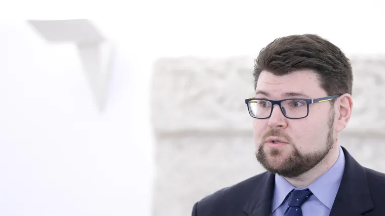 Grbin uzimao naknadu za odvojeni život. Vi&scaron;e ni on nije siguran gdje živi: 'Živim i u Puli i u Zagrebu.To nije lako'