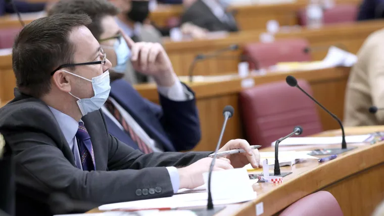 Stanovi, automobili i naknade: Provjerili smo na kakve se to odredbe pozivaju saborski zastupnici i na &scaron;to imaju pravo