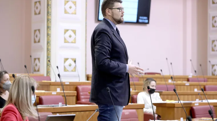 Kolege se obru&scaron;ile na čelnika SDP-a: 'Kako može  tvrditi da može voditi ovu zemlju kad ne zna gdje živi'