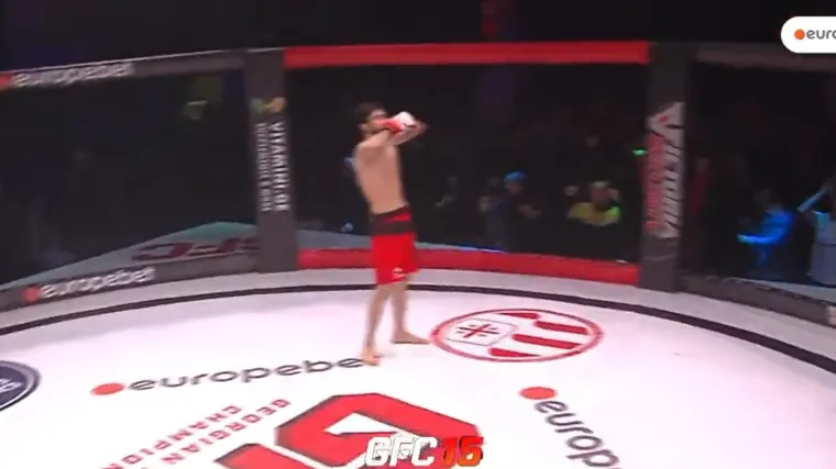 Ovo se rijetko viđa: Gruzijac &scaron;karicama poslao protivnika u zemlju snova