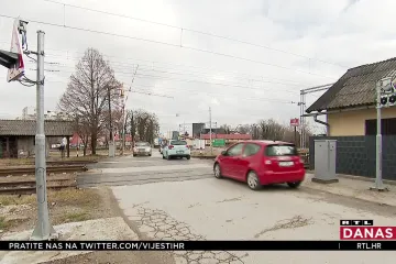 U zagrebačkom naselju Svetoj Klari neprestano upozoravaju na gužve zbog pruge koja im presijeca naselje