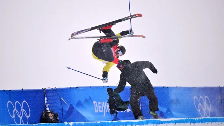 Pogledajte kako je finski skija&scaron; pao na kamermana