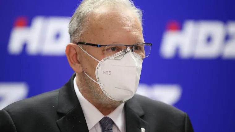 Božinović pozitivan na koronu: Ima blage simptome