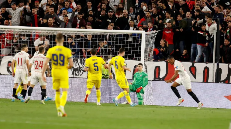 Tajna poraza u Sevilli: Ključar Dinamove igre izgubio je bitku za sredinu terena, Kopić mu za uzvrat mora naći pomoć