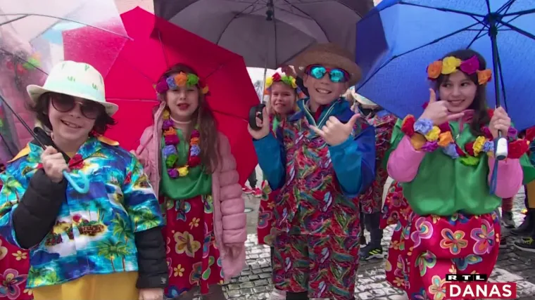 VIDEO RTL Danas u Samoboru sudjelovao na Fa&scaron;niku. Nakon lanjske pauze, ma&scaron;kare protutnjale gradom, maske i krafne u izobilju