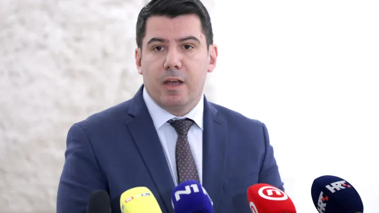 Grmoja: 'Vlasnik firme koja je dobila poticaj preko Milo&scaron;evića je prvi susjed SDSS-ove zastupnice'