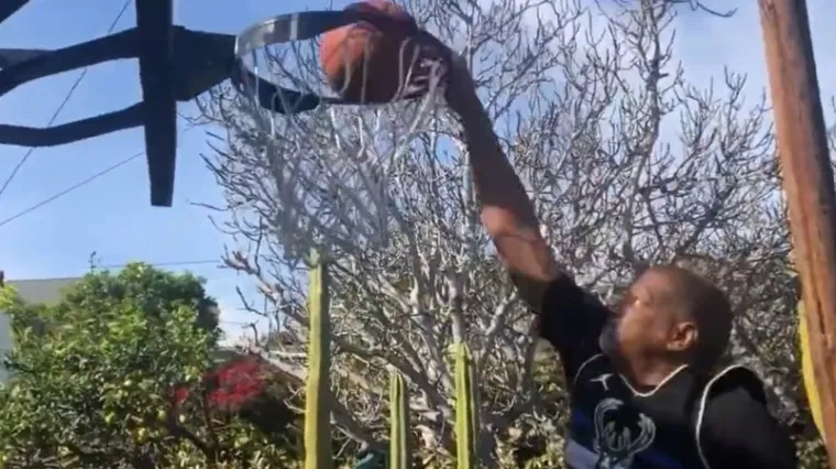 66-godi&scaron;nja NBA legenda objavila kako zakucava, rekli mu: 'Moj sedmogodi&scaron;nji sin to može!'