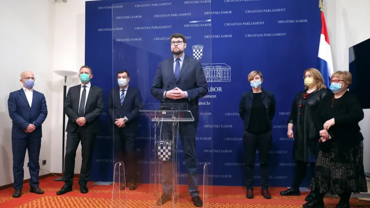 Oporba o Čuraju: 'Ako bude ministar, obnove neće biti'; Mrak Tarita&scaron;: 'I ja bih plesala u Labuđem jezeru'