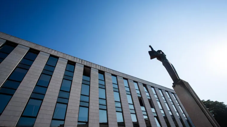 Silovao svoju kćerku s mentalnim pote&scaron;koćama, ostala trudna i rodila njegovo dijete: Danas se nije pojavio na sudu