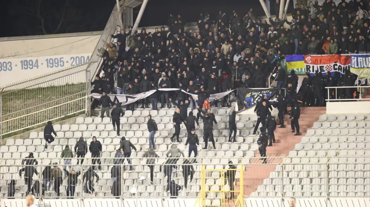 Jeste čuli što se dogodilo za vrijeme Rukavinine analize na Poljudu? Prijetnje batinama u prijenosu UŽIVO