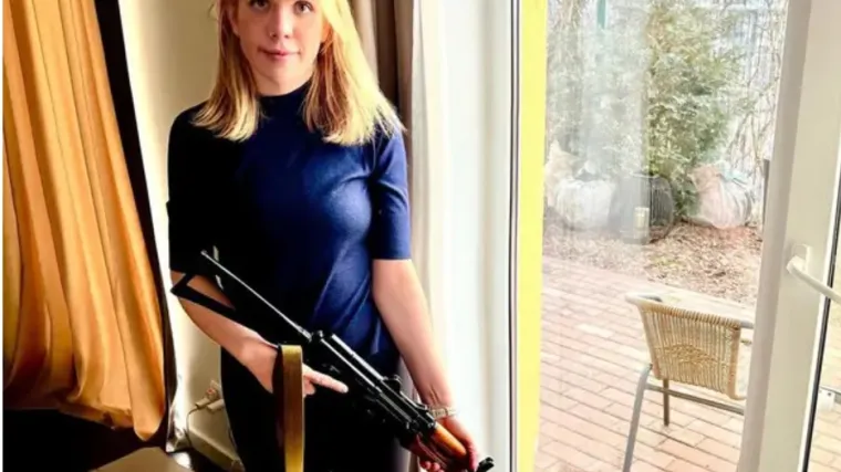 Zastupnica uzela pu&scaron;ku u ruke: 'Potpuno je ludo da sam spremna pucati na druga ljudska bića. Ali, Putine, borit ćemo se!'